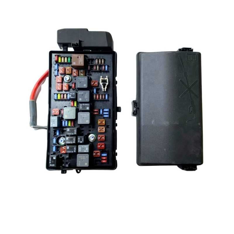 Opel İnsignia A Sigorta Kutusu Ön Otomatik Şanzuman ( Tanim Kodu Abm5 ) - Orijinal 529050199 - 22961725